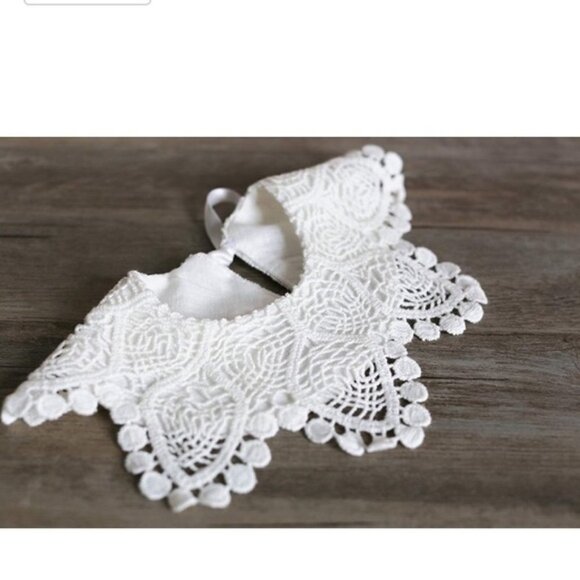 New Lace Crochet Baby Girl Bibs‎ - Picture 3 of 7